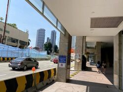 Beach Road (D7), Retail #468565501